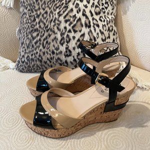GUESS wgcolby Platform Cork Wedge Sandals 7 Black and Tan